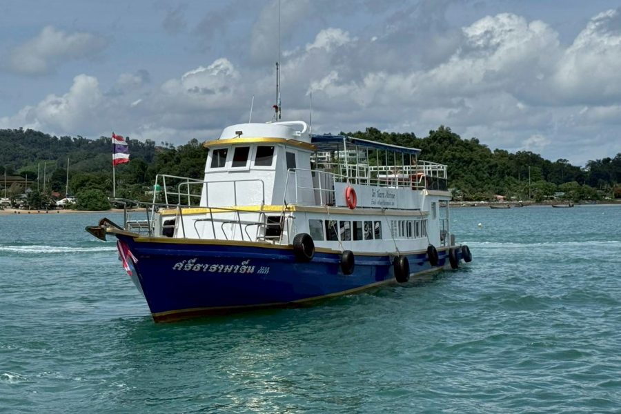 James Bond Sunset & Bioluminescent Plankton – Big Boat