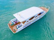 James Bond Surprise Catamaran – Premium